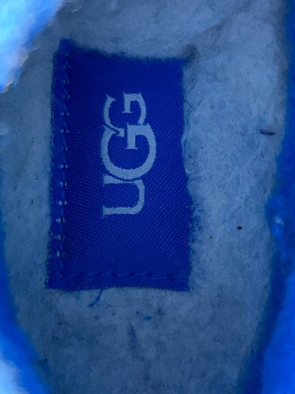 UGG Neumel Boys Big Kids Suede Ankle Chukka Boots Size 4 Royal Blue Lined Shoes
